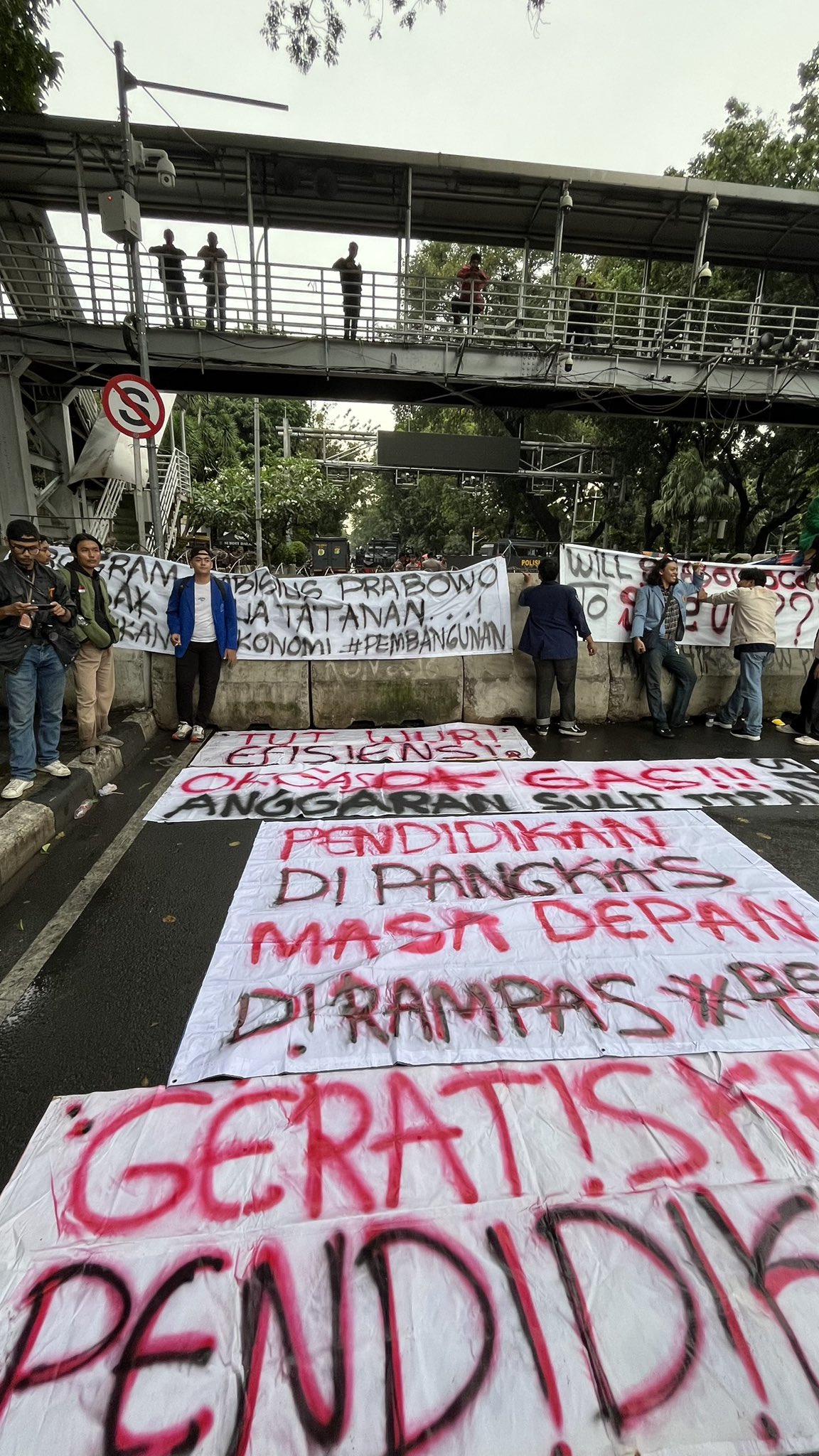 Membedah Tagar Indonesia Gelap Ramai Jadi Perbincangan, Apa Maksudnya?